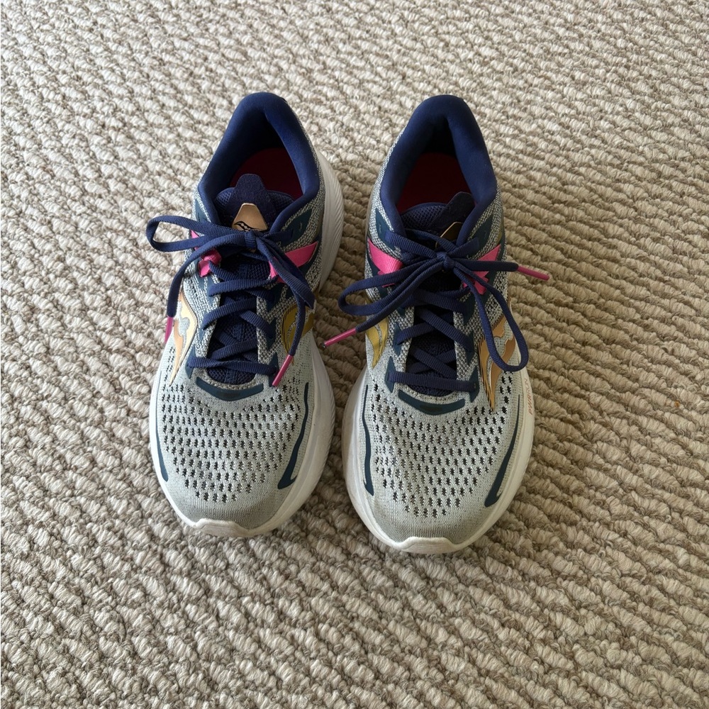 Saucony Gray and Pink Women's Sneakers